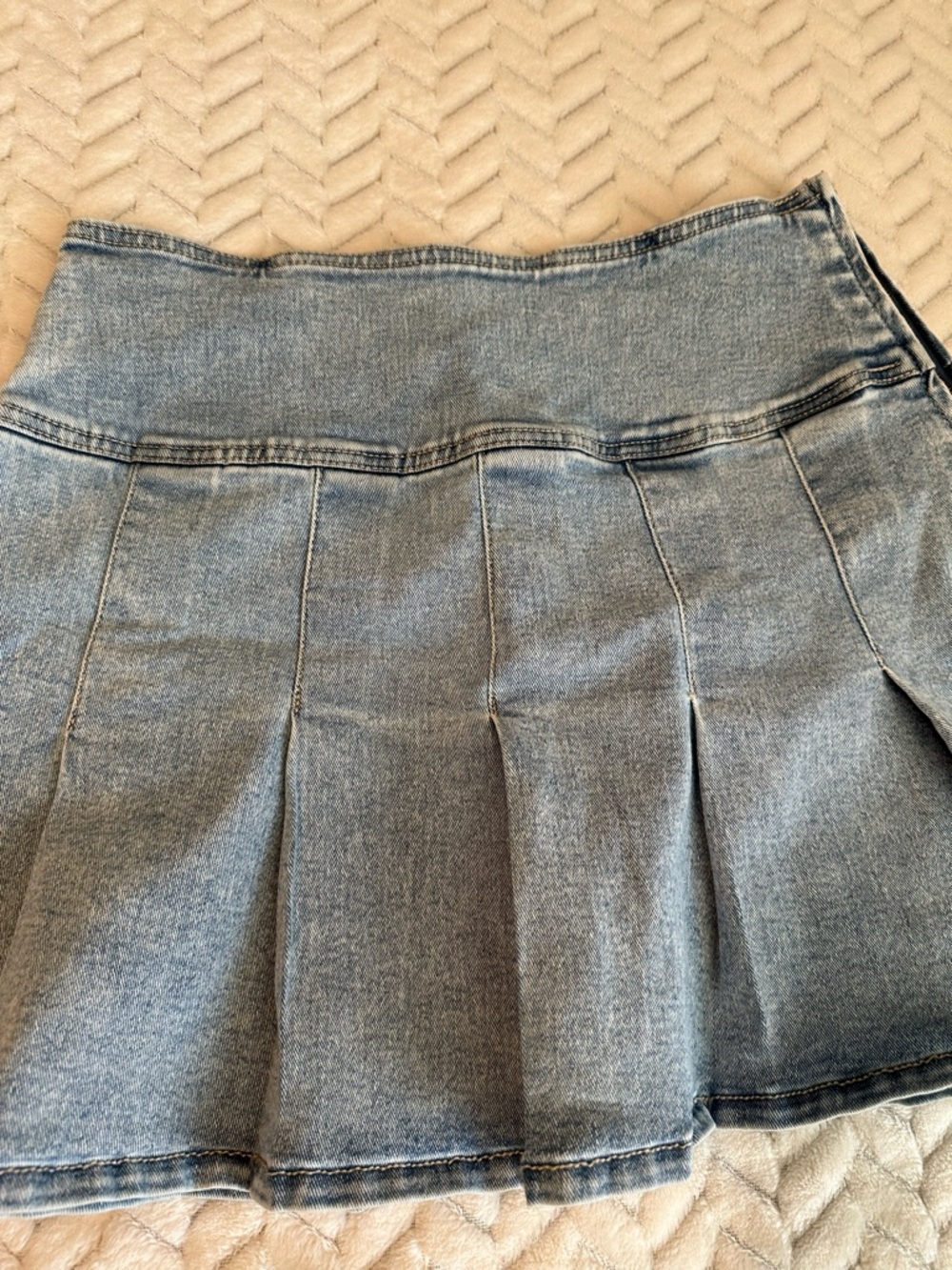 refuge Denim Pleated Skater Mini Skirt - Light Blue size medium - Picture 3 of 8